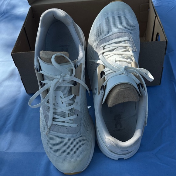 On Running Athletic Shoes in White and Gray - Picture 1 of 2